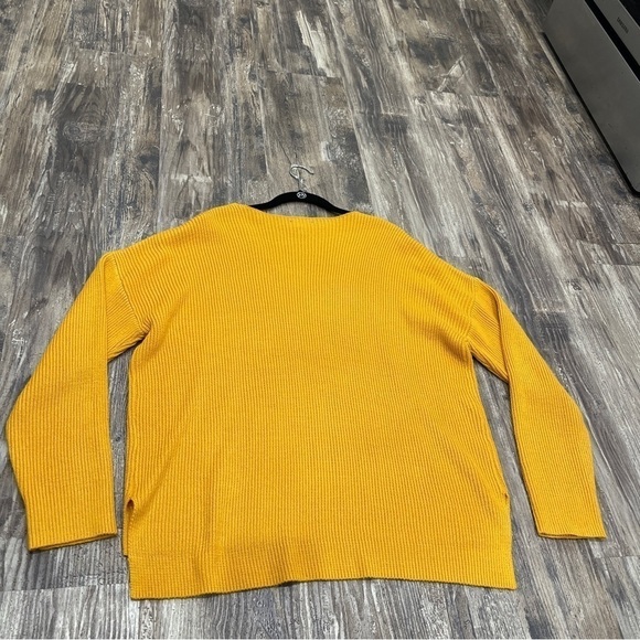 VICI Lumiere Women’s Mustard Yellow Sweater - Picture 7 of 13